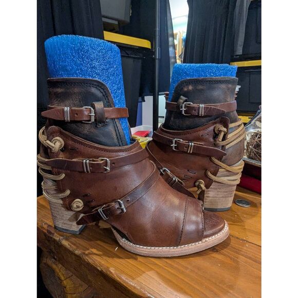 Sz 9 Freebird by Steven Carter in Cognac - Picture 6 of 8